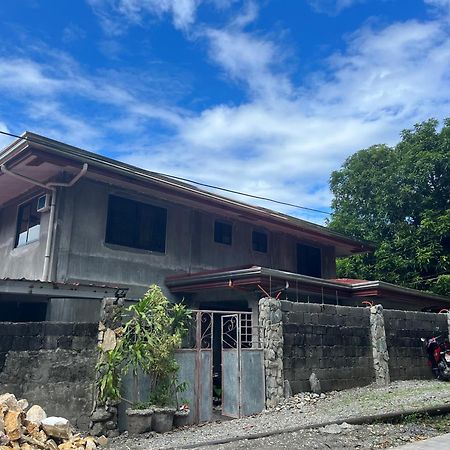 Uncharted Hostel Puerto Galera Exterior foto
